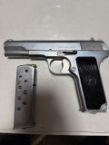 Pistolj CZ M57 TT