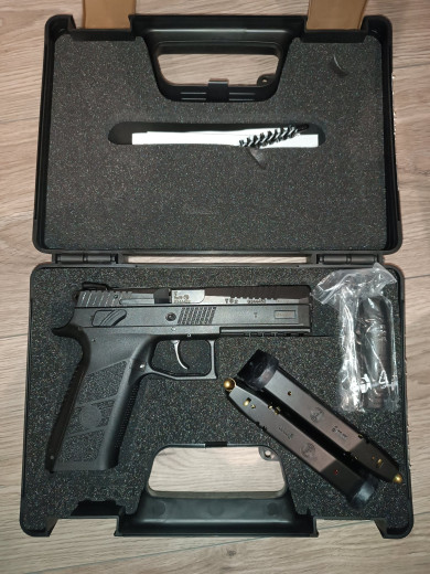 Pištolj CZ-P09