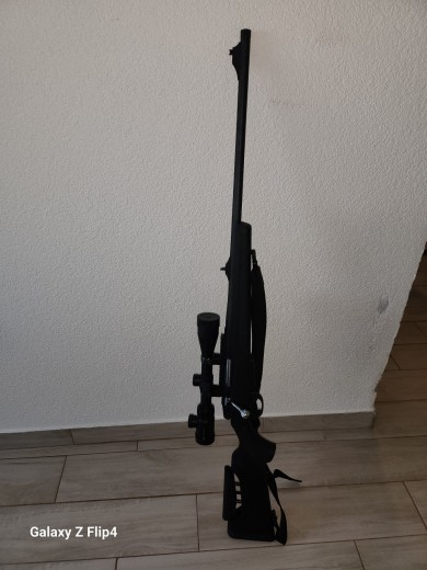 Lovacki karabin sa optikom