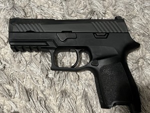 Pistolj Sig Sauer P320