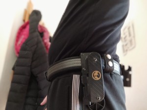 opasač Gosst s futrolom za brzo potezanje i pet nosača spremnika od kojih je jedam magnet